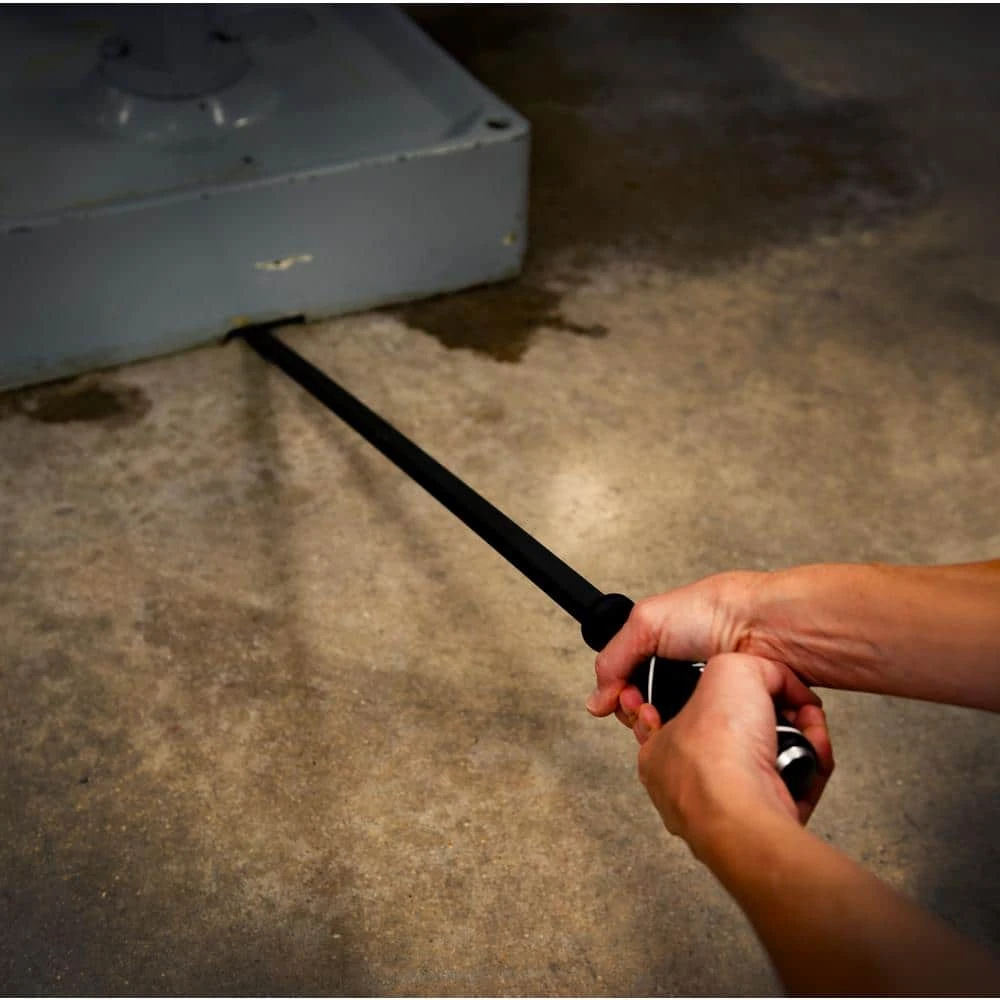 Husky 36 in. Pry Bar - Image 4