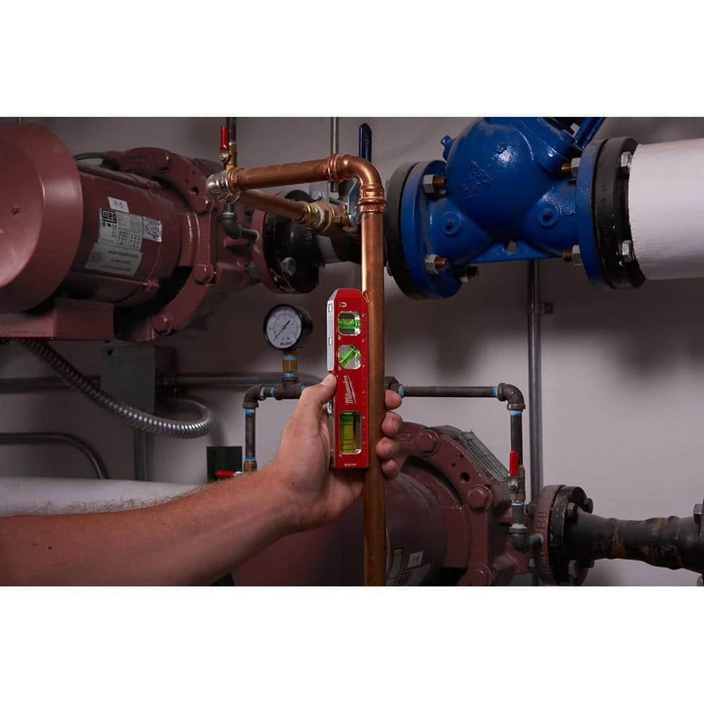 Milwaukee 24 in. Magnetic I-Beam Level with 7 in. Billet Torpedo Level - Image 10