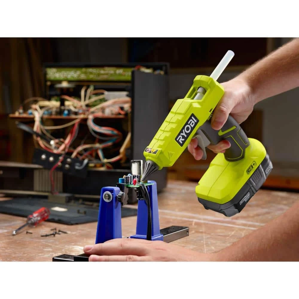 RYOBI ONE+ 18V Cordless Full Size Glue Gun (Tool-Only) with 3 General Purpose Glue Sticks - Image 5